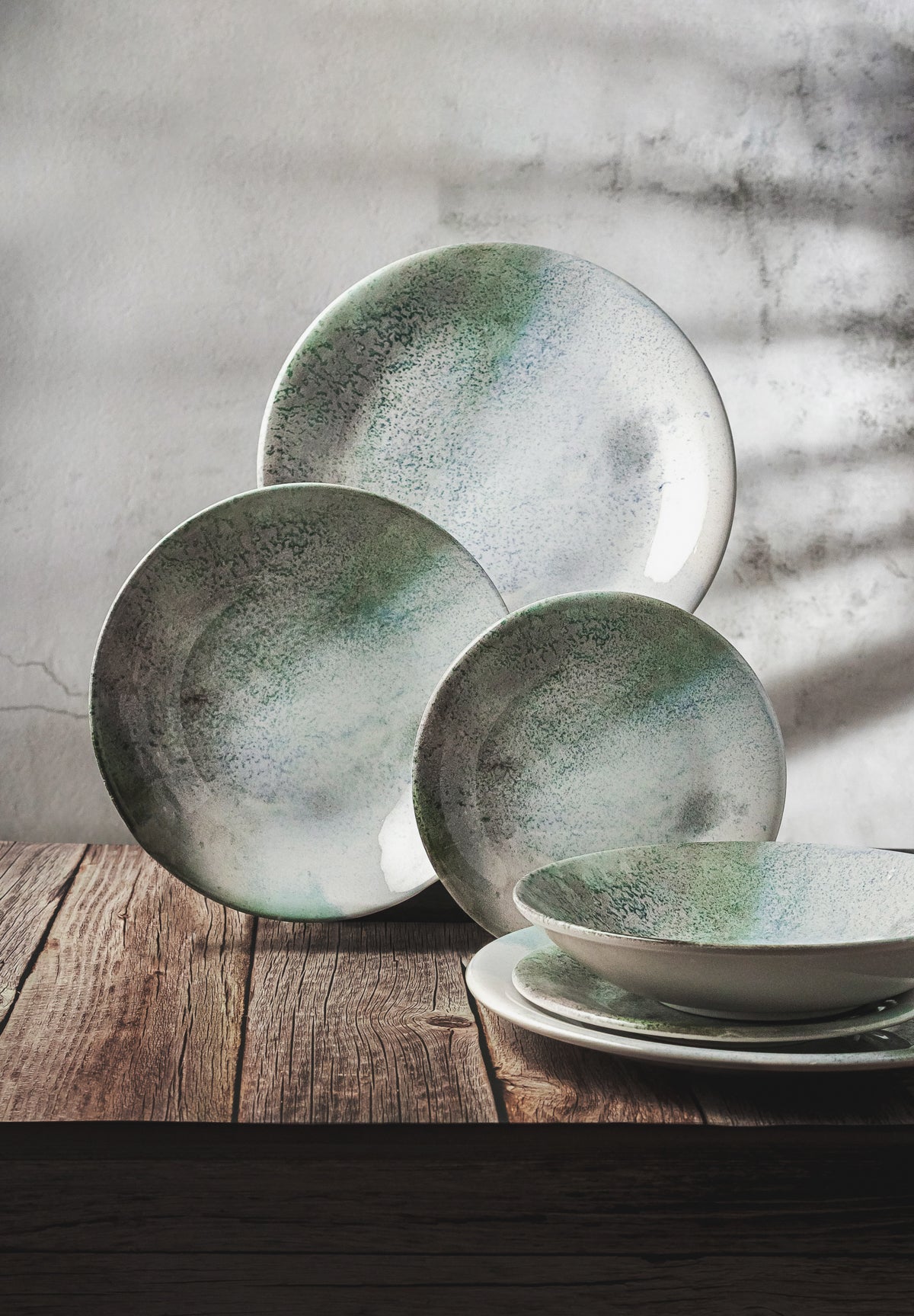 ACQUA TABLEWARE